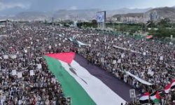 طوفان يماني في العاصمة صنعاء في مسيرة مع غزة جهاد مقدس ولا خطوط حمراء"